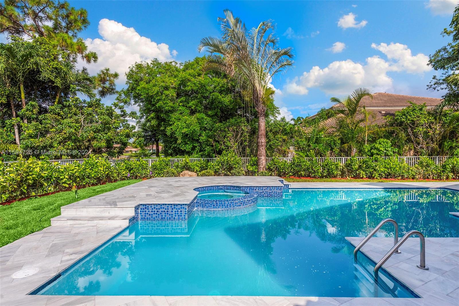 WOODFIELD HUNT CLUB II - Residential Lease