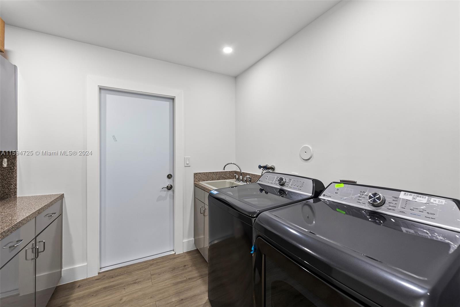 WOODFIELD HUNT CLUB II - Residential Lease