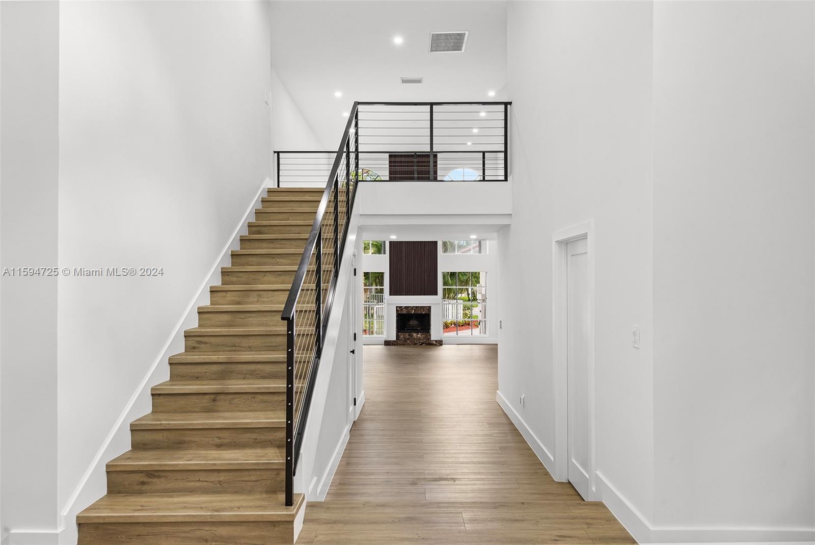 WOODFIELD HUNT CLUB II - Residential Lease