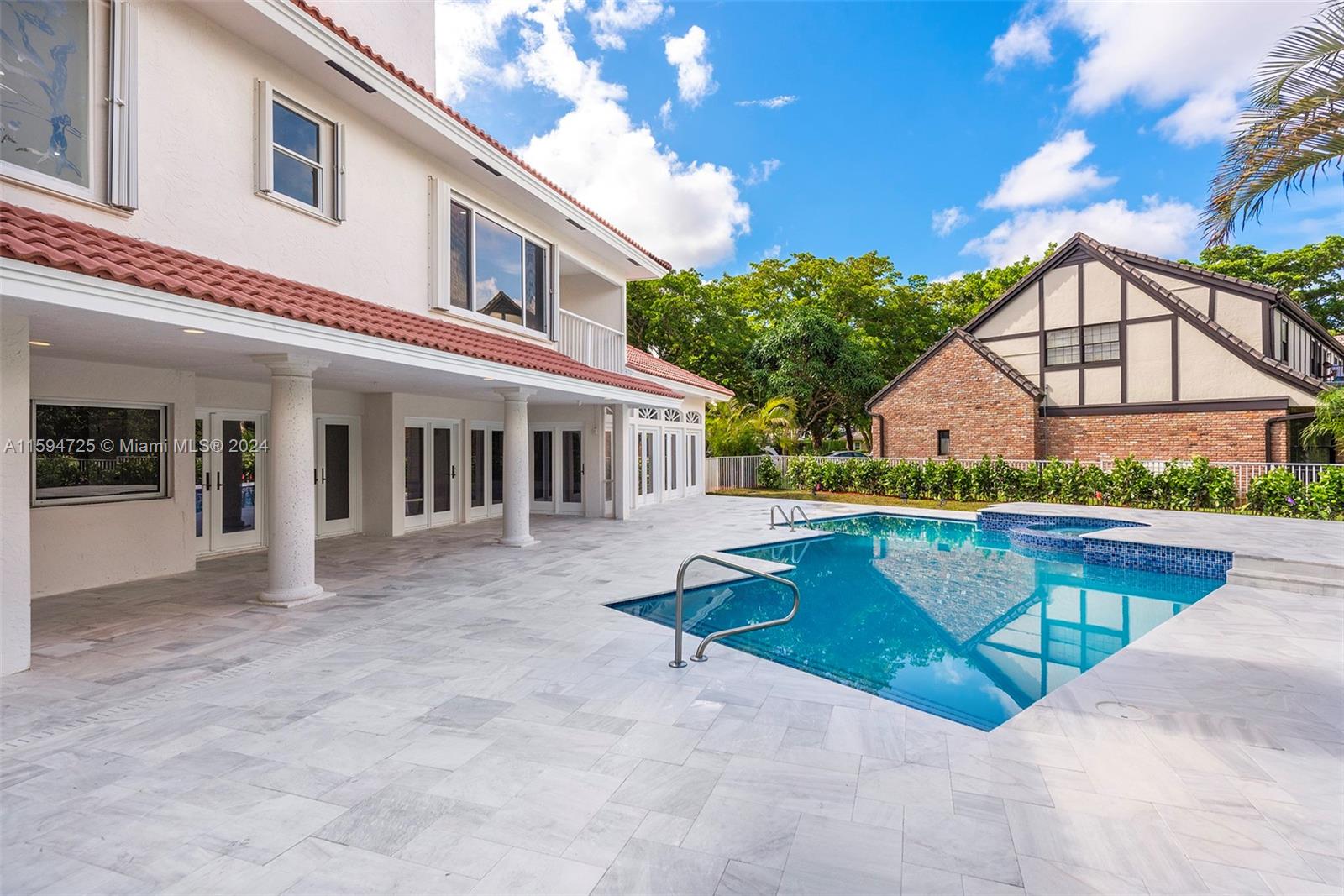 WOODFIELD HUNT CLUB II - Residential Lease