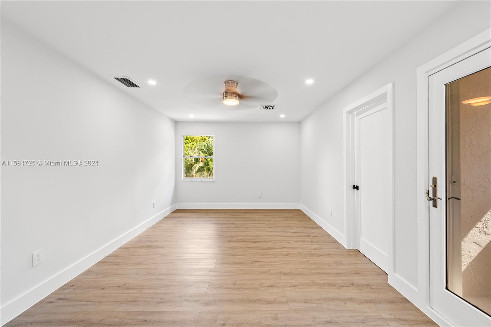 WOODFIELD HUNT CLUB II - Residential Lease