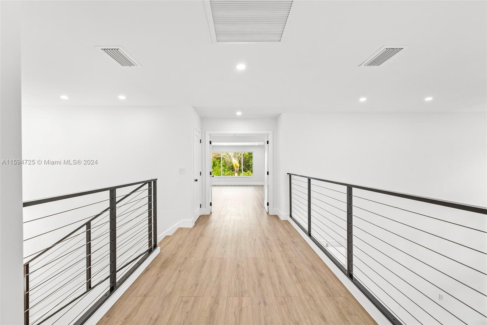WOODFIELD HUNT CLUB II - Residential Lease