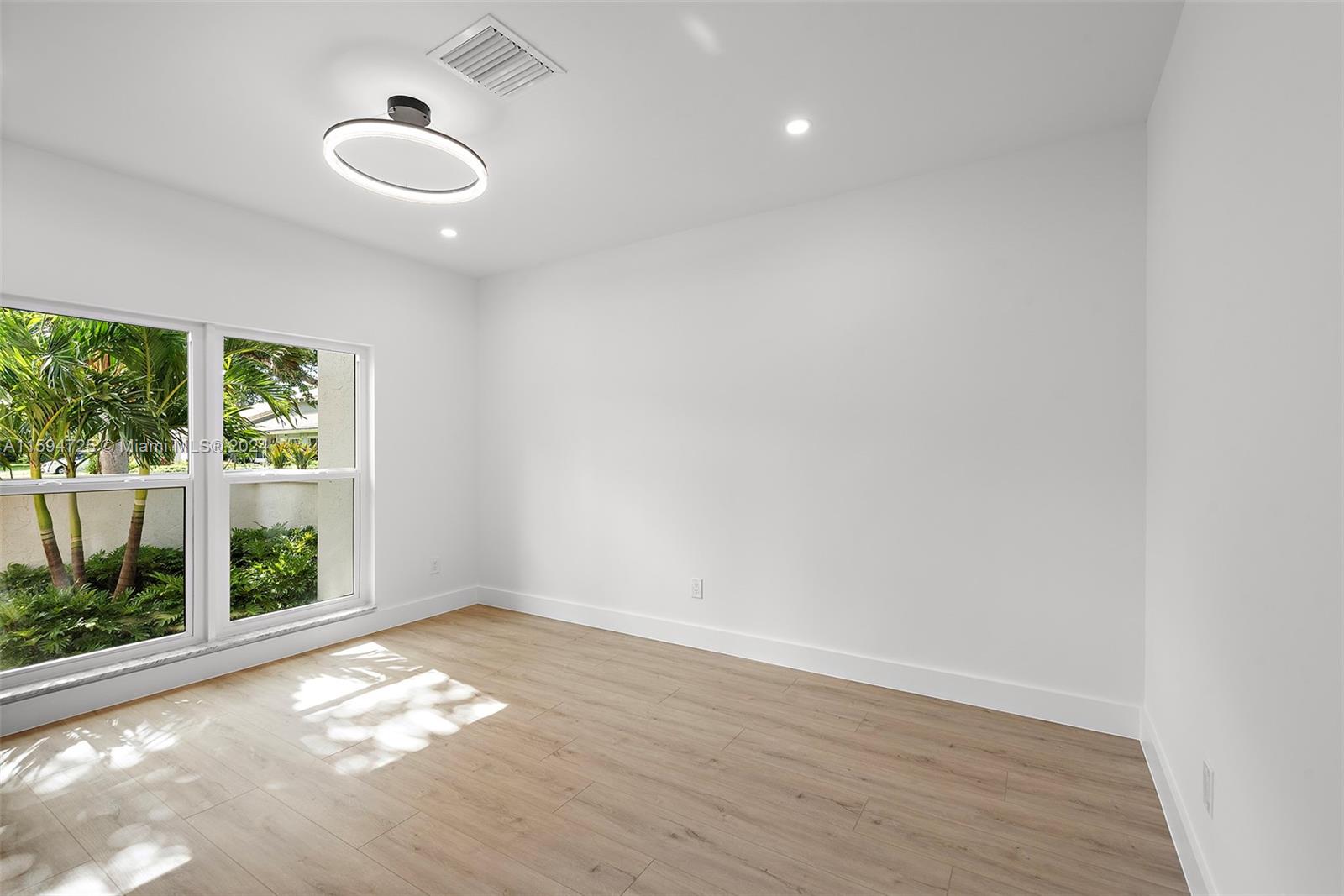 WOODFIELD HUNT CLUB II - Residential Lease