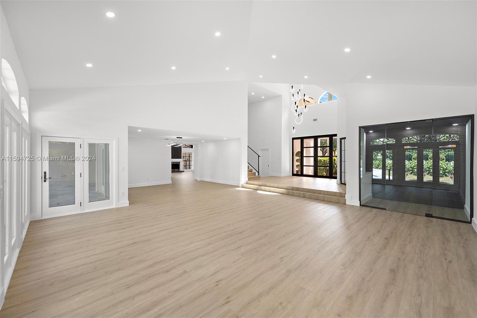 WOODFIELD HUNT CLUB II - Residential Lease