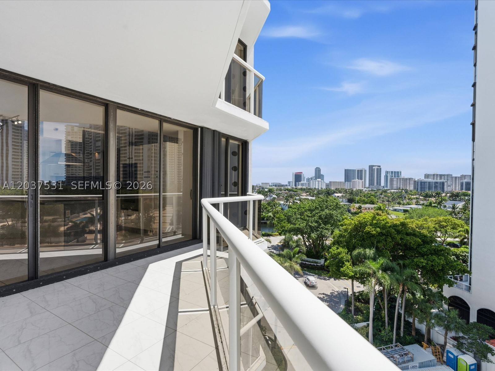 3610 Yacht Club Dr 702