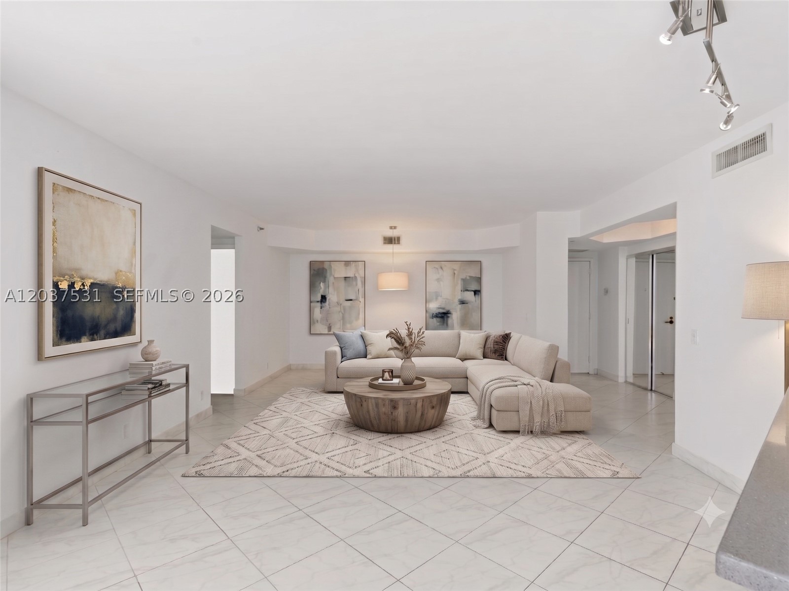 3610 Yacht Club Dr 702