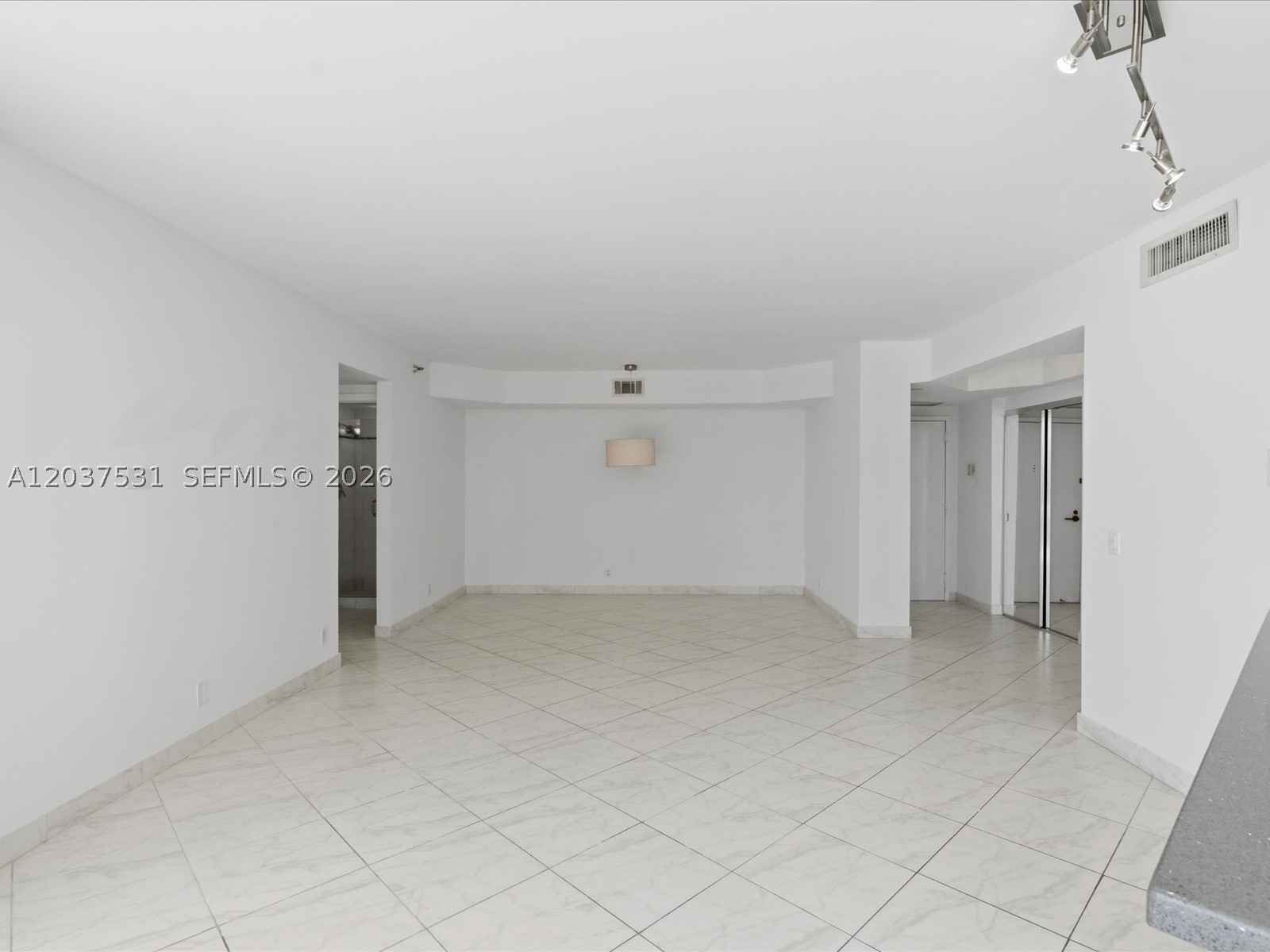 3610 Yacht Club Dr 702