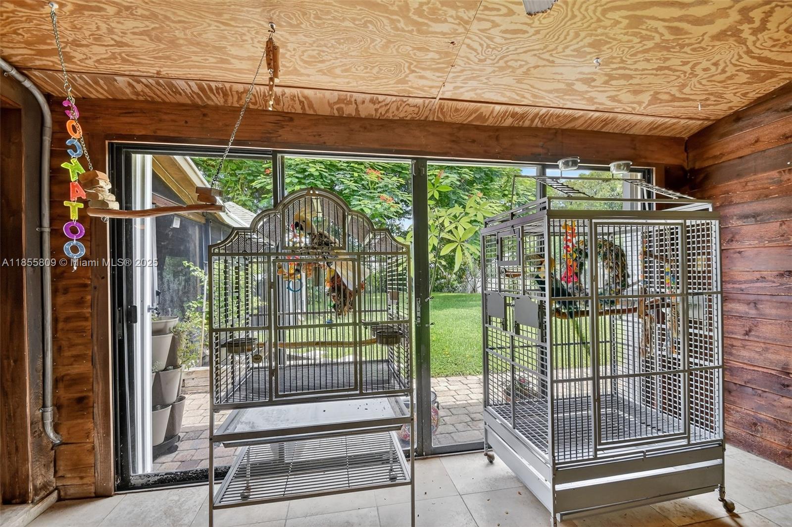 PALM BEACH RANCHETTES - Residential