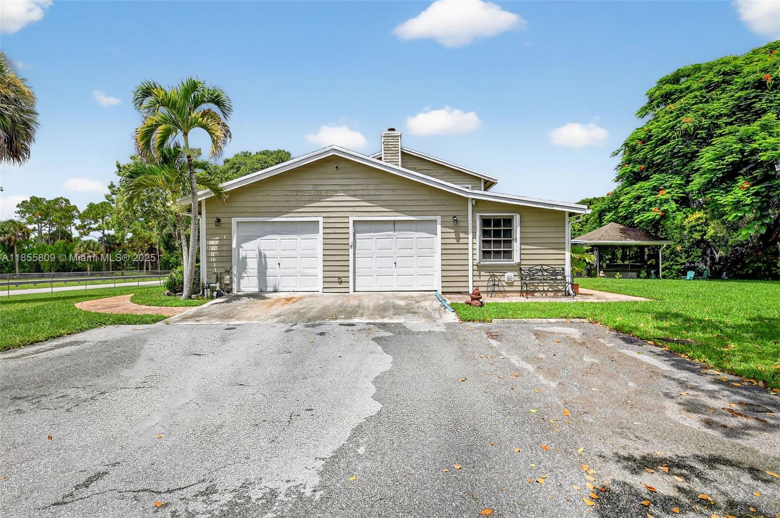 PALM BEACH RANCHETTES - Residential