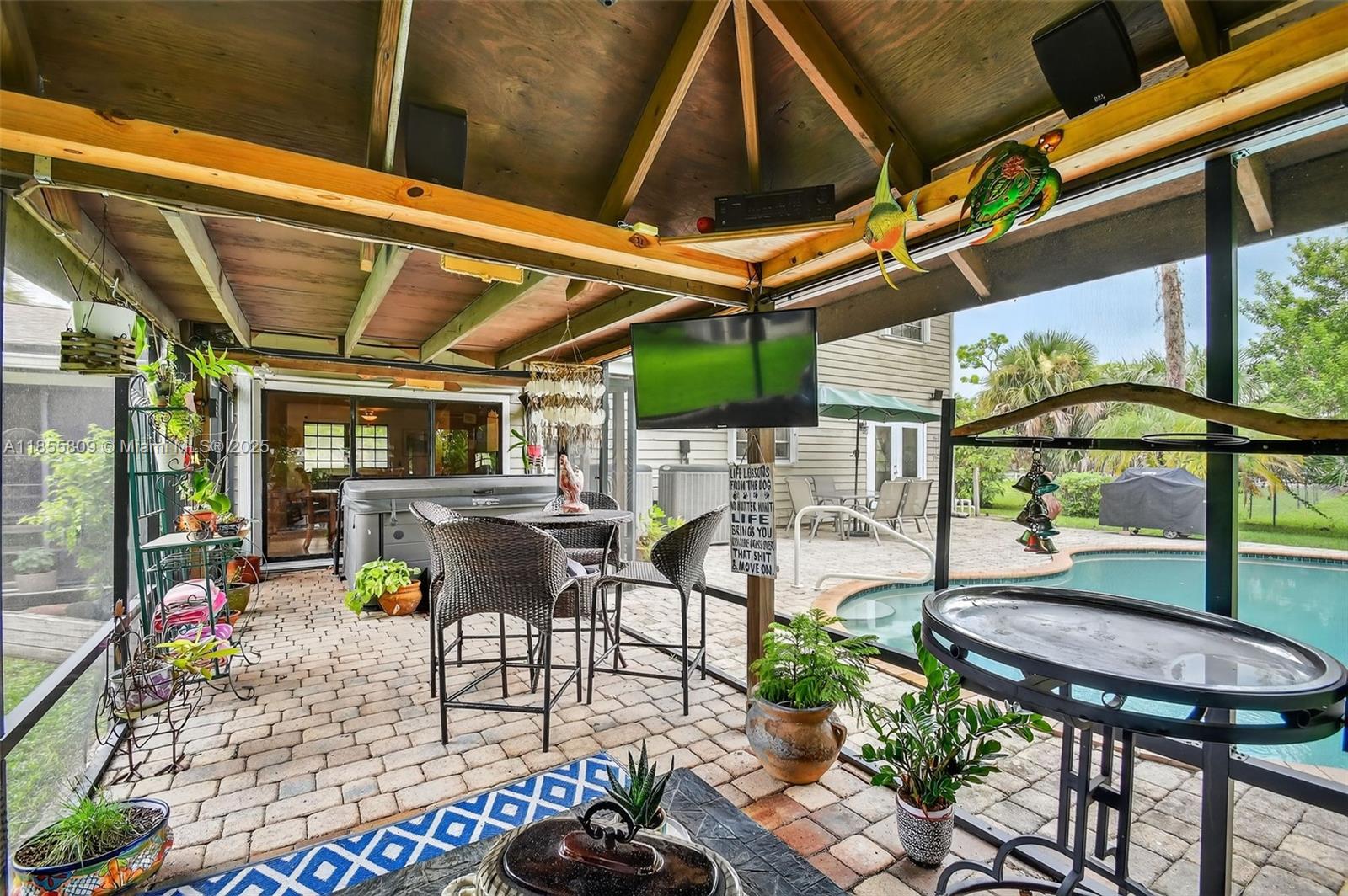 PALM BEACH RANCHETTES - Residential