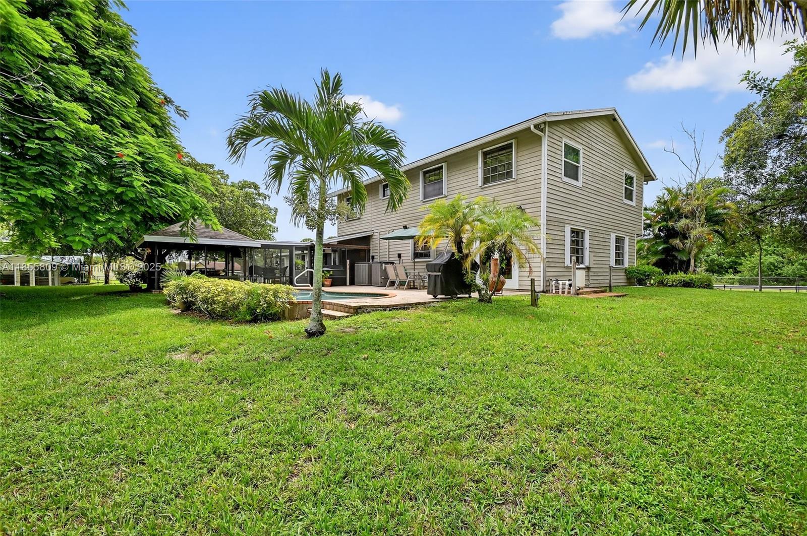 PALM BEACH RANCHETTES - Residential