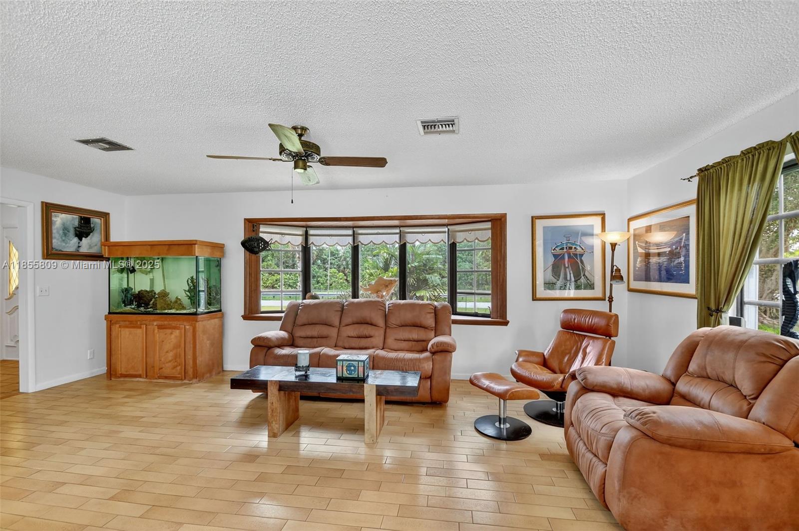 PALM BEACH RANCHETTES - Residential