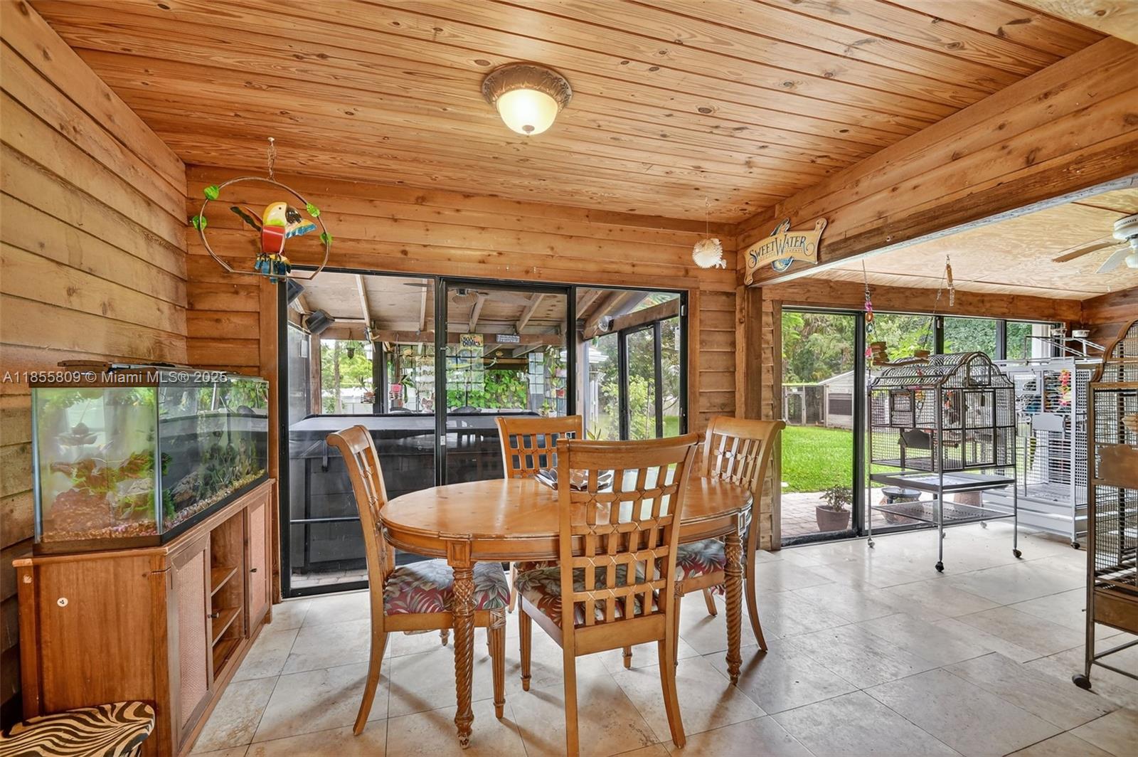 PALM BEACH RANCHETTES - Residential