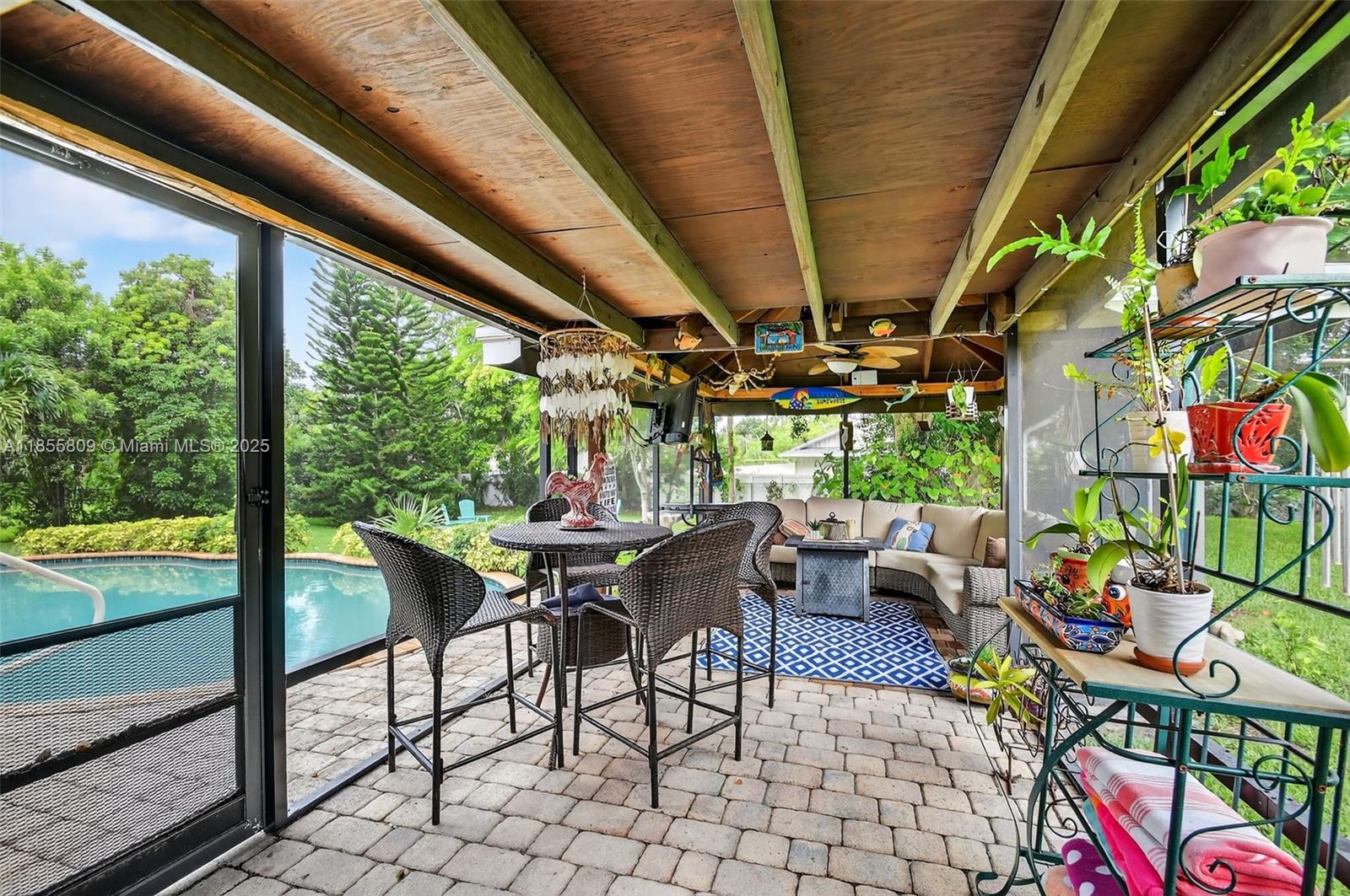 PALM BEACH RANCHETTES - Residential