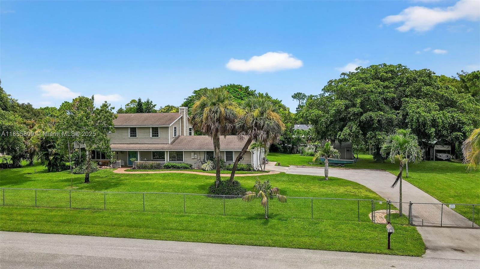 PALM BEACH RANCHETTES - Residential