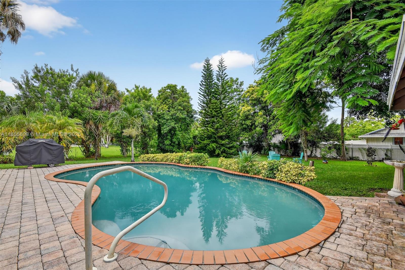 PALM BEACH RANCHETTES - Residential