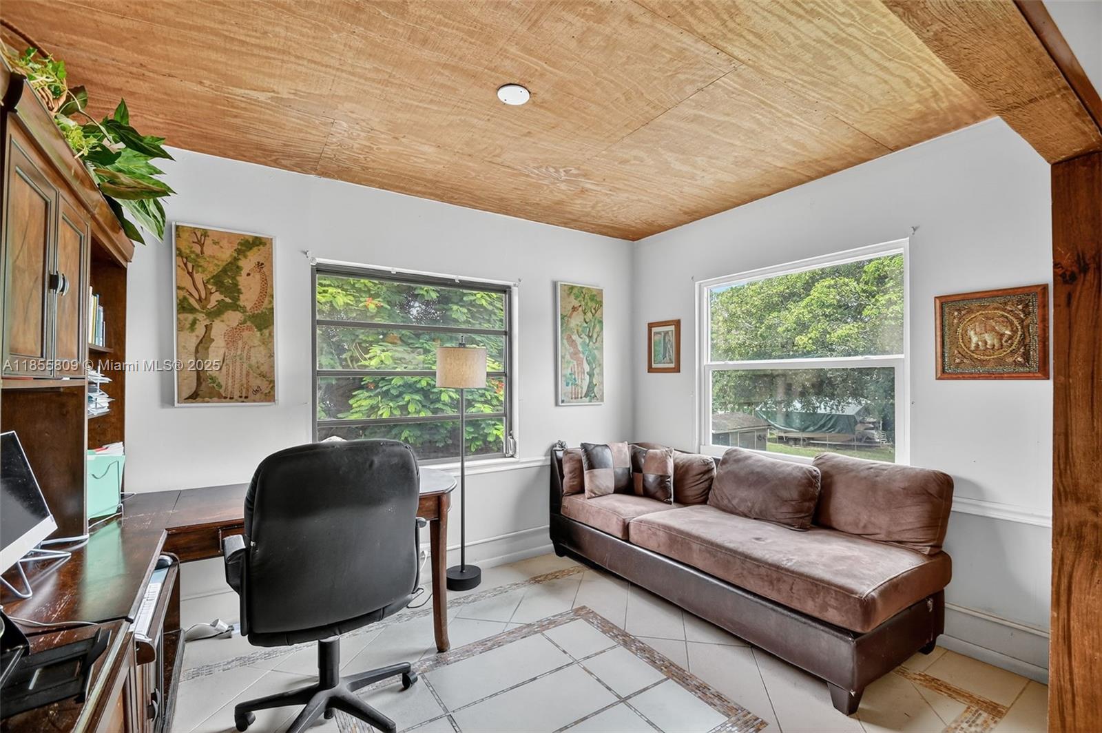 PALM BEACH RANCHETTES - Residential