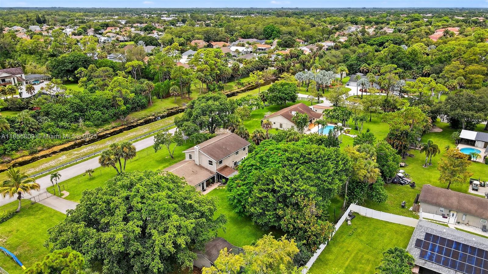 PALM BEACH RANCHETTES - Residential