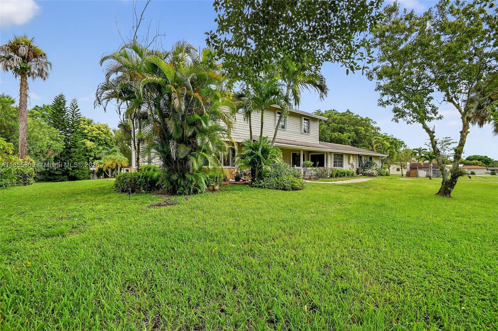 PALM BEACH RANCHETTES - Residential