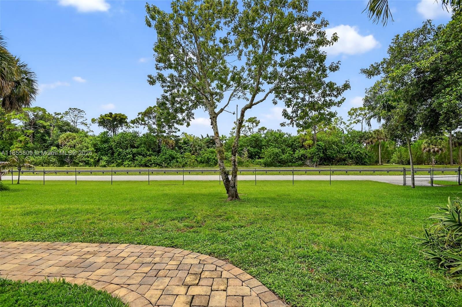 PALM BEACH RANCHETTES - Residential