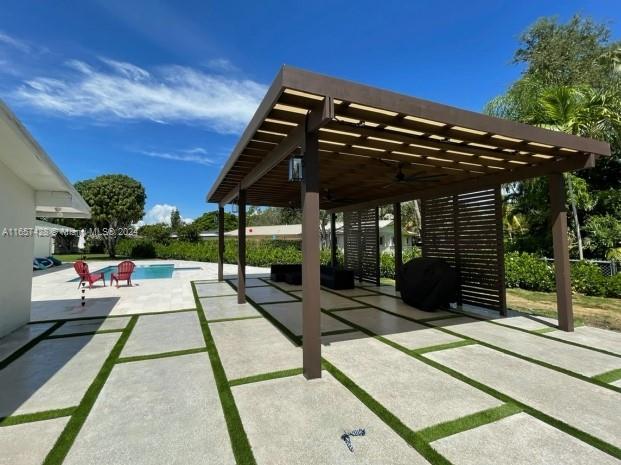 Family-owned business specializing in creating outdoor spaces. Backed by an enthusiastic team, the company excels at planning, designing, and building custom-made outdoor spaces. Licensed and insured, the company manages each project from concept to completion. The company specializes in highly sought-after outdoor elements such as pools, patios, pergolas, decks, outdoor kitchens, lounge areas, pools, spas, and driveways. For the new buyer, the owner will offer comprehensive training to ensure a smooth transition while all staff will remain in place, bringing their valuable experience to the new management. In addition to being a profitable investment, this company qualifies as an excellent choice for supporting visa applications in the U.S.