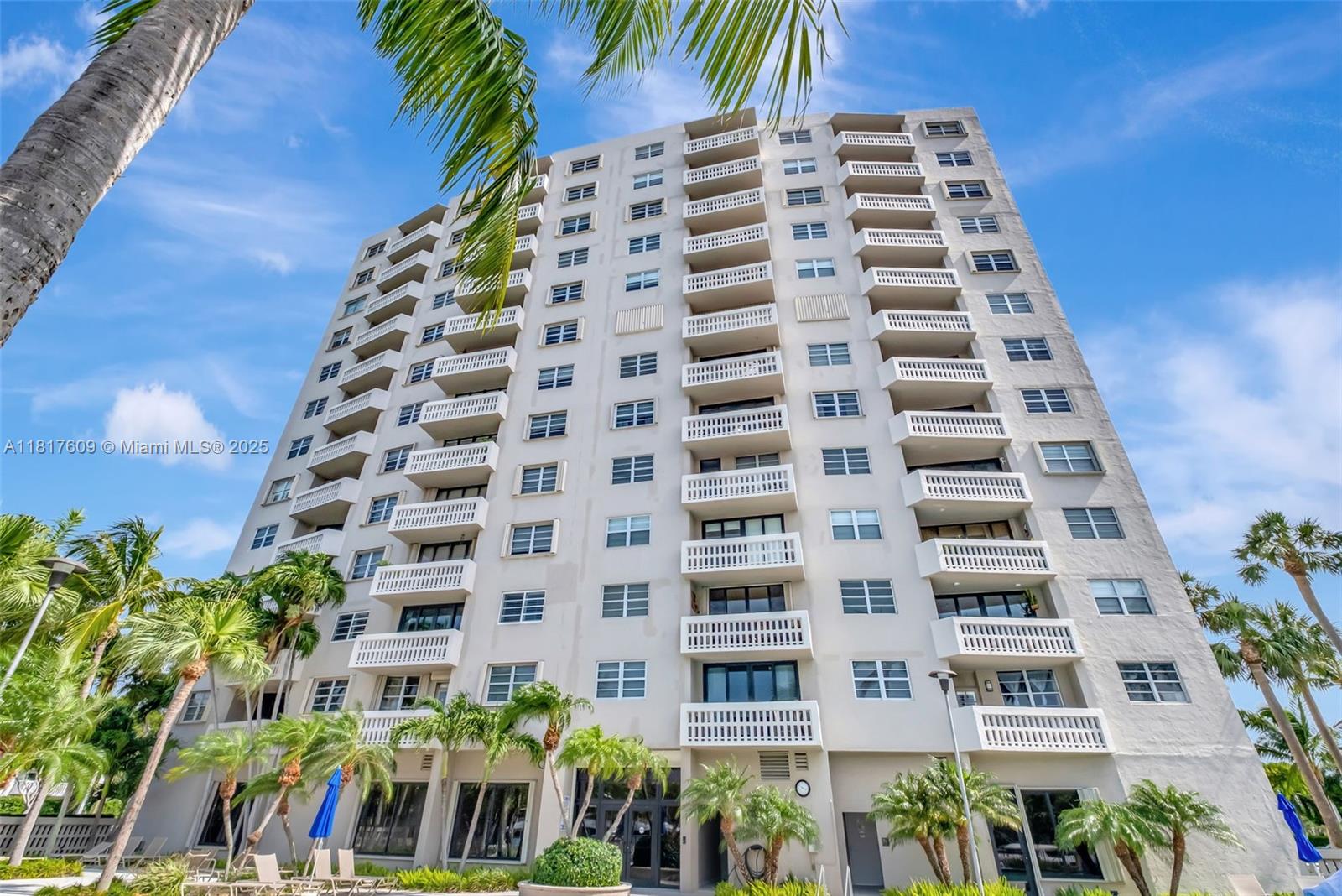 90 Edgewater Dr 327, Coral Gables, Broward County, Florida - 2 Bedrooms  
3 Bathrooms - 