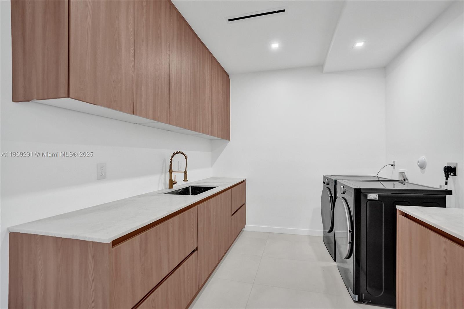 LIVERMORE ESTATES - Residential Lease