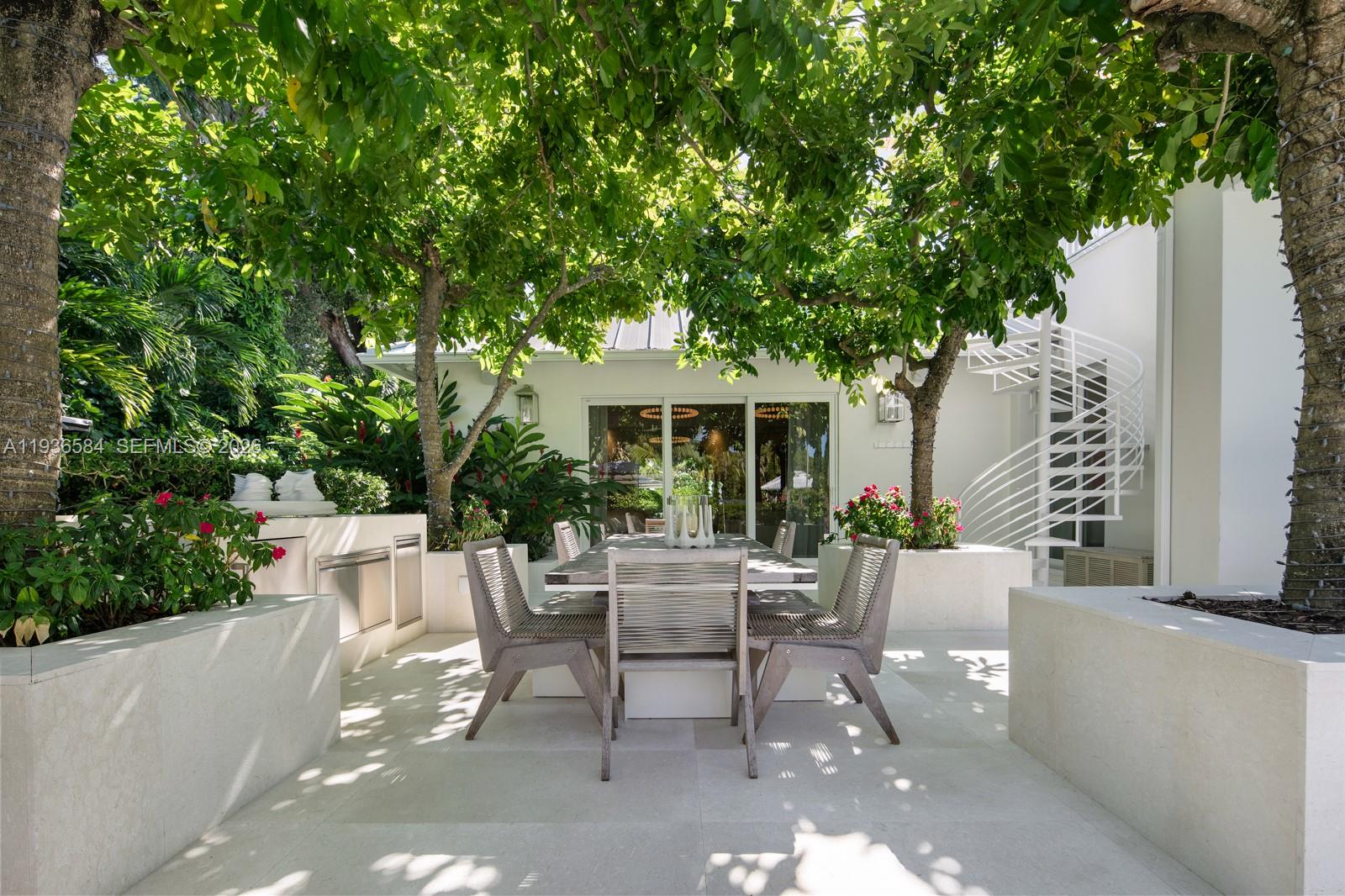 BAY POINT - Residential