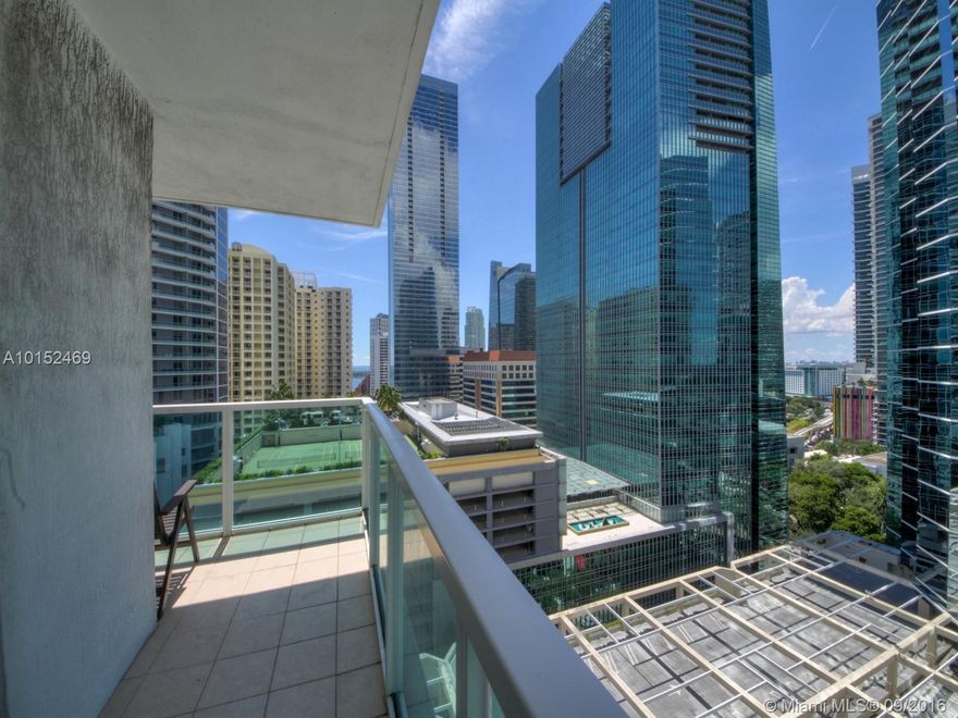 LOCATED IN THE FINANCIAL DISTRICT OF BRICKELL 2/2 LUXURY CONDO MARBLE FLOOR/CARPET IN THE BEDROOMS ITALIAN CABINETRY, GRANITE COUNTER TOP, STAINLESS STEEL APPLIANCES, FULL SIZE WASHER AND DRYER. FLOOR TO CEILING WITH IMPACT RESISTANT GLASS WINDOW THAT PROVIDE SPECTACULAR CITY & BAY VIEW CLUBHOUSE WITH LOUNGE, BAR, BILLIARD TABLE AND STATE OF THE ART ENTERTAINMENT CENTER 24 HRS SECURITY, VALET, CONCIERGE SECURITY.