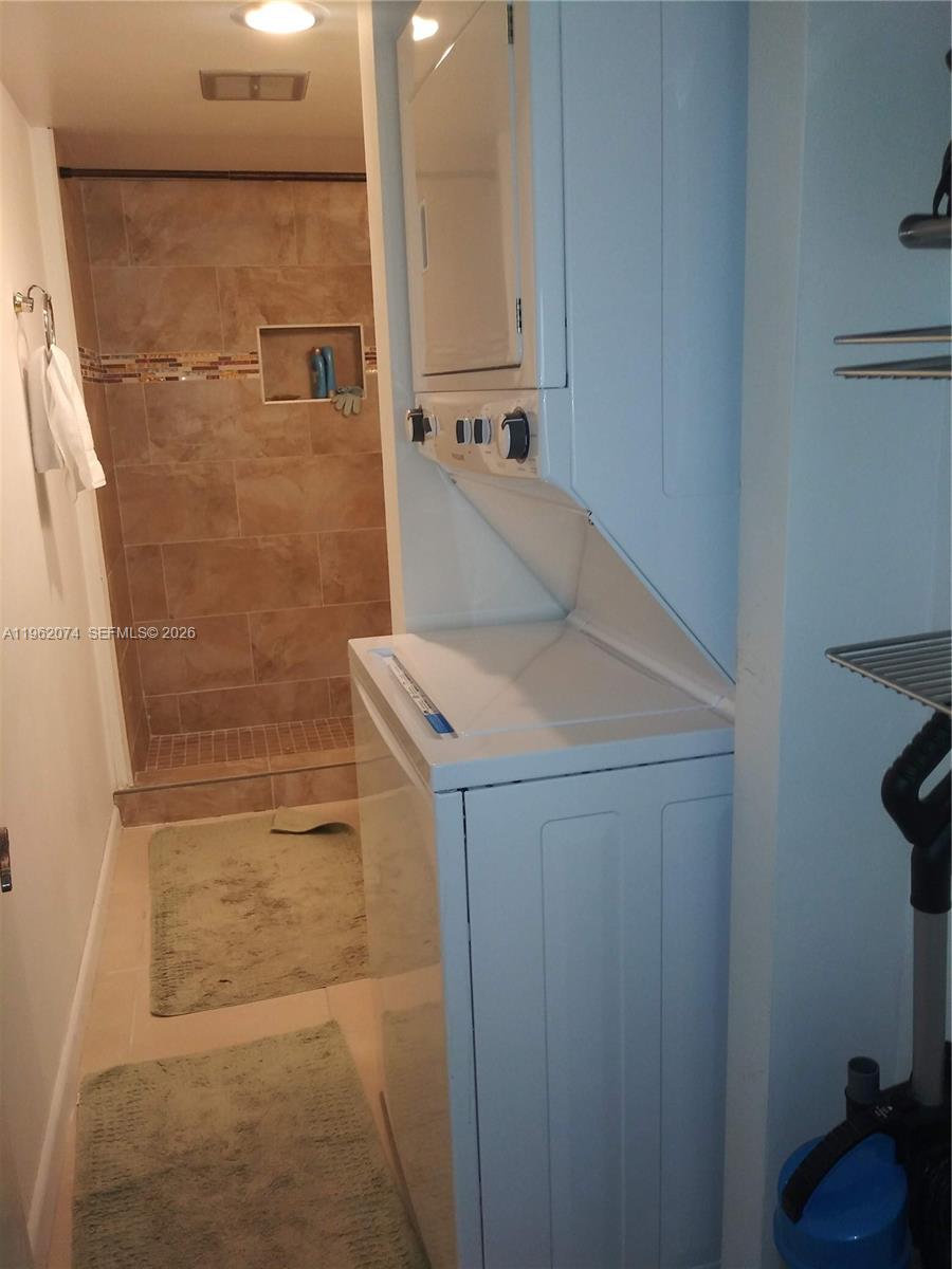 MANORS OF INVERRARY I-7 - Residential