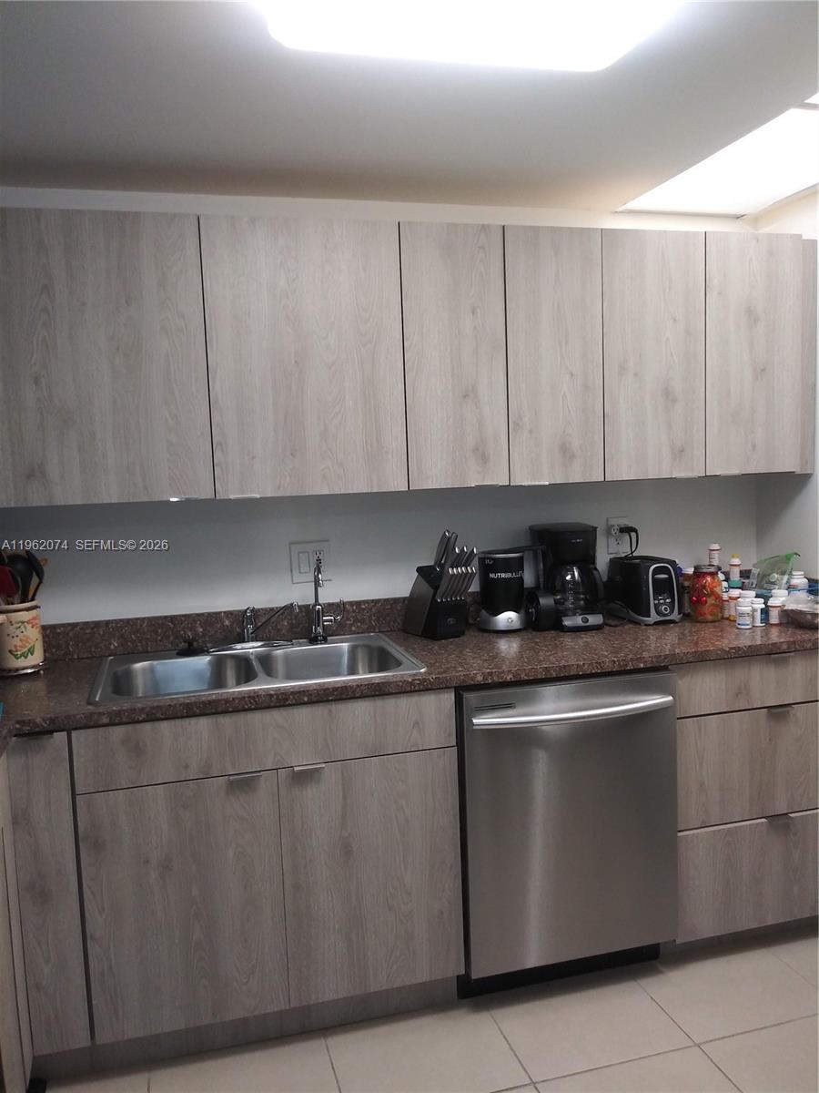 MANORS OF INVERRARY I-7 - Residential