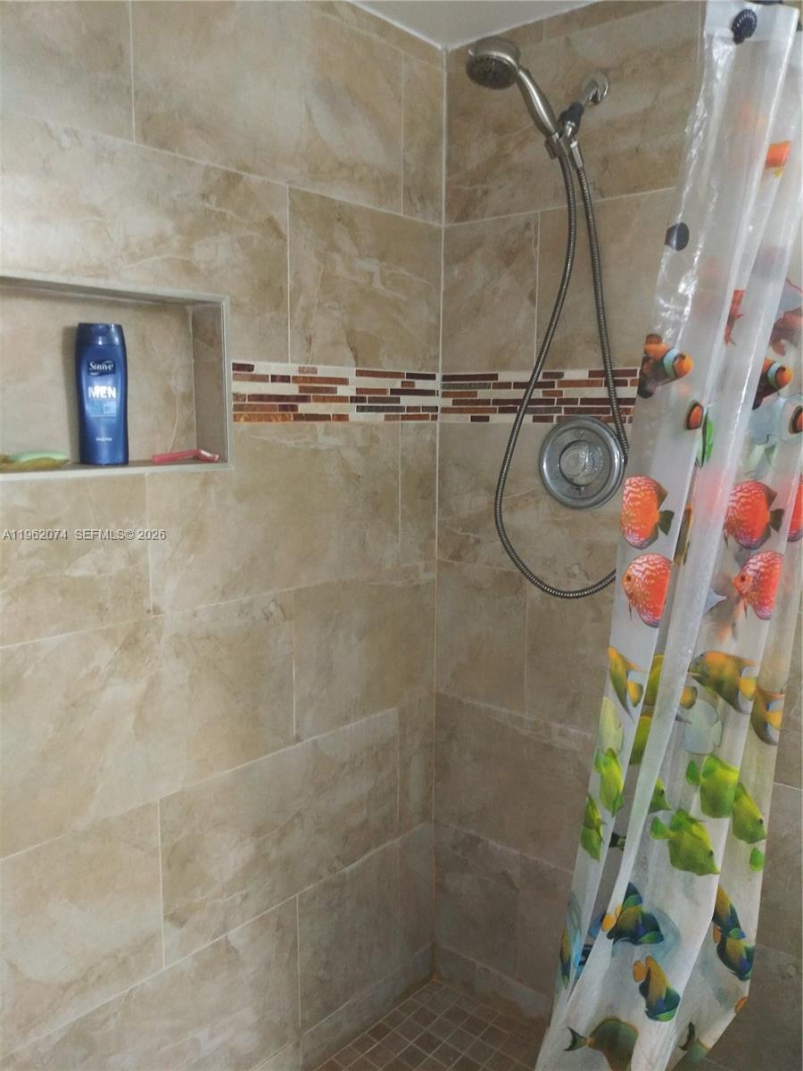 MANORS OF INVERRARY I-7 - Residential