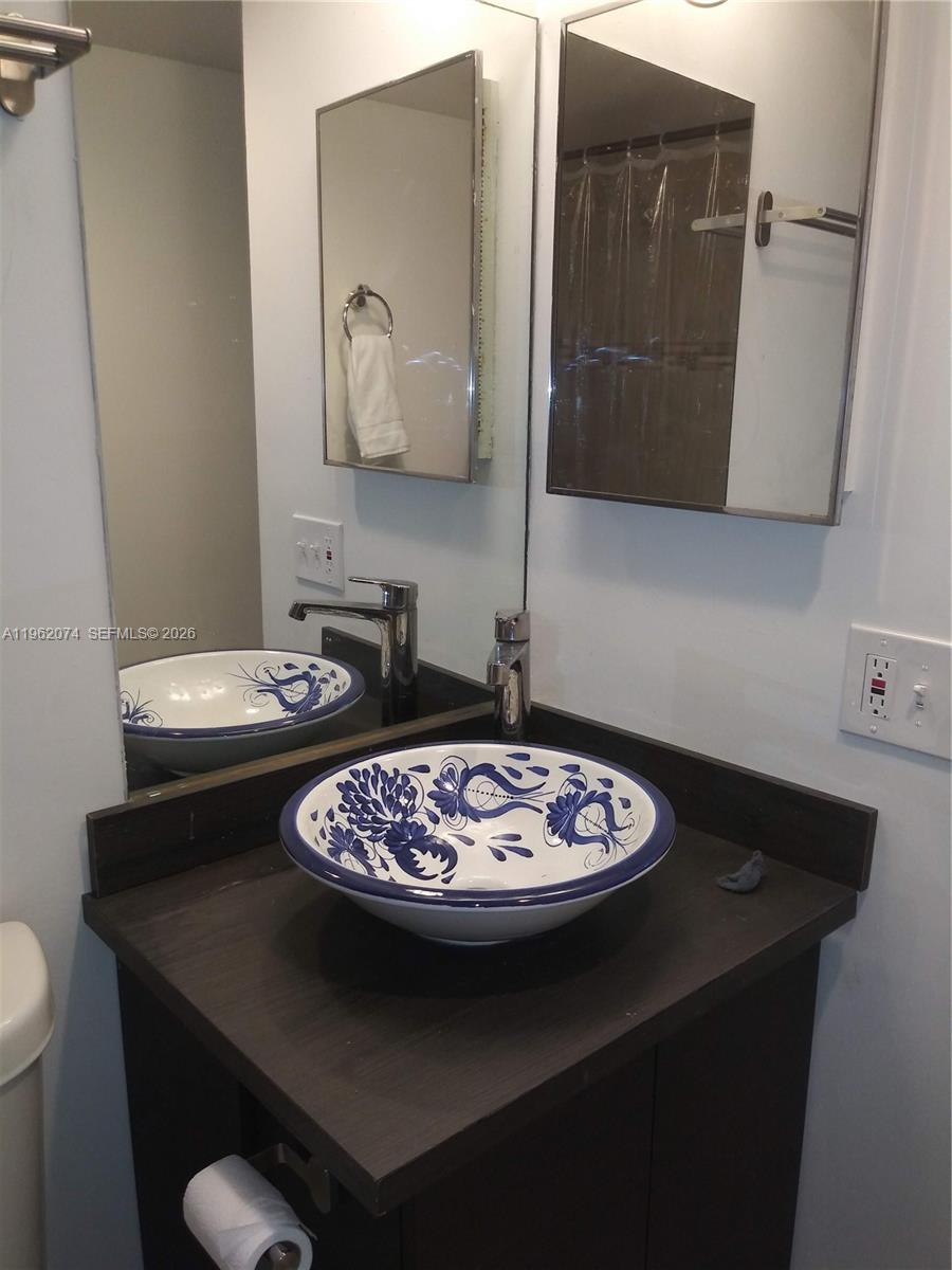 MANORS OF INVERRARY I-7 - Residential