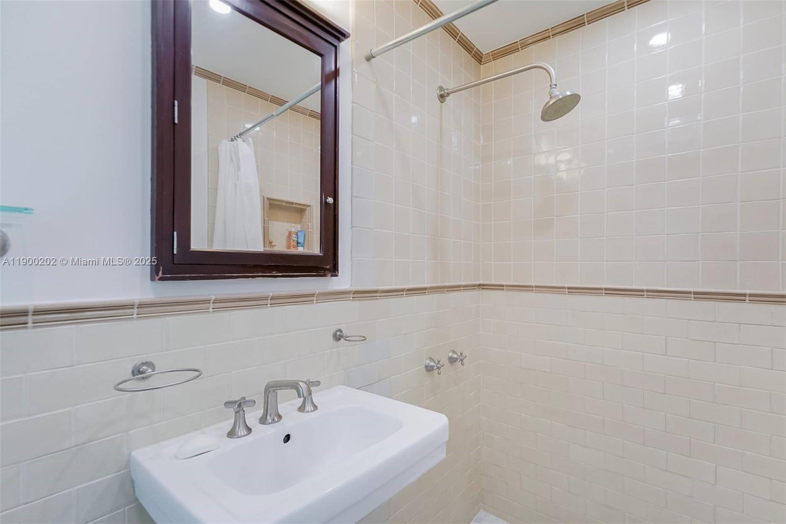 KINGSLEYS SUB - Residential Lease