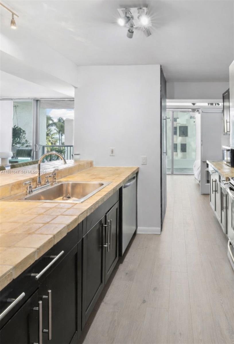 MIRASOL OCEAN TOWERS COND - Residential