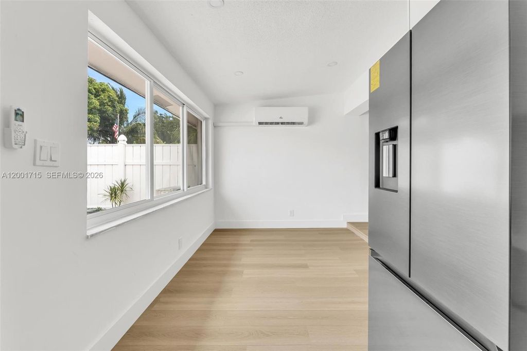 Photo of 1611 NE 50th Ct #4, Fort Lauderdale, FL 33334 (MLS # A12001715)