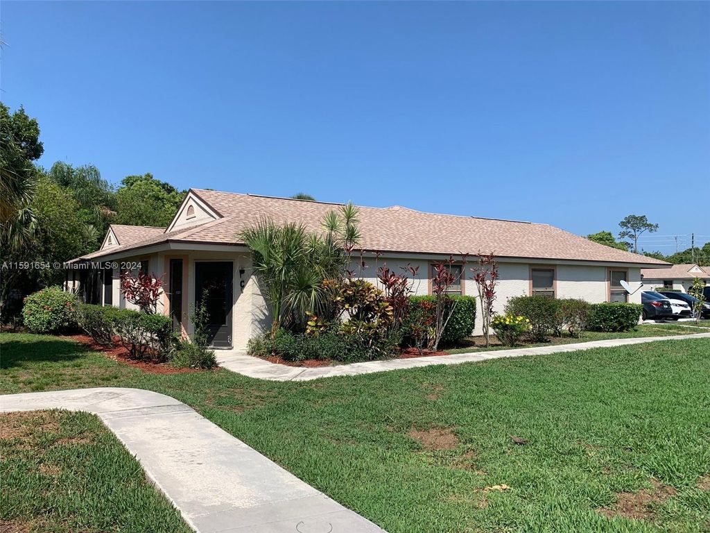 Photo of 2816 Stoneway Ln #C, Fort Pierce, FL 34982 (MLS # A11591654)