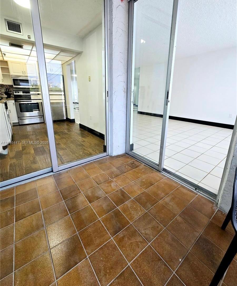 GREYNOLDS PARK CLUB CONDO - Residential