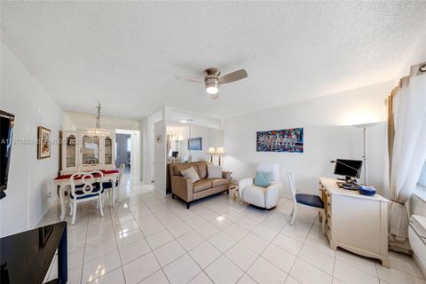Photo of 1015 SW 11th Ave #5K, Hallandale Beach, FL 33009 (MLS # A11975953)