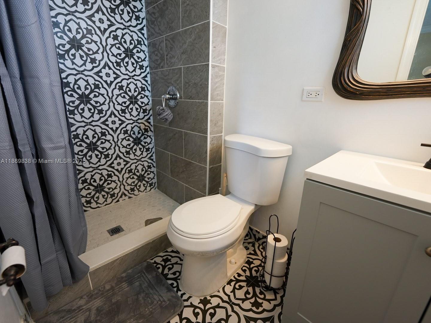 NORMANDY SH YACHT & CO CL - Residential