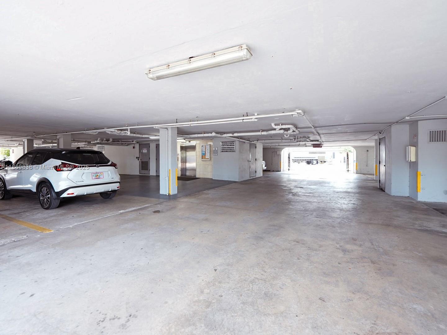 NORMANDY SH YACHT & CO CL - Residential