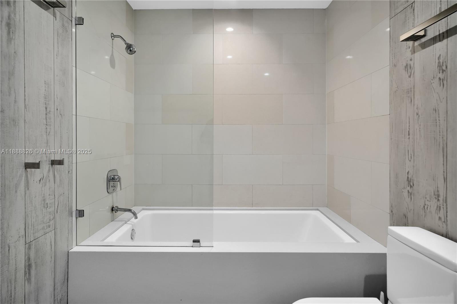 MARQUIS CONDO - Residential
