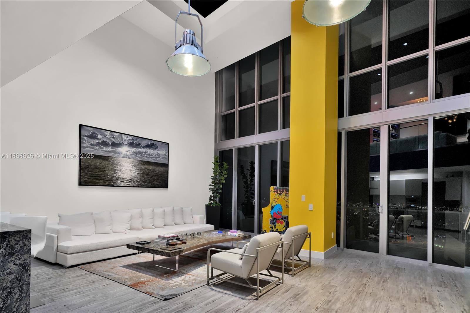 MARQUIS CONDO - Residential