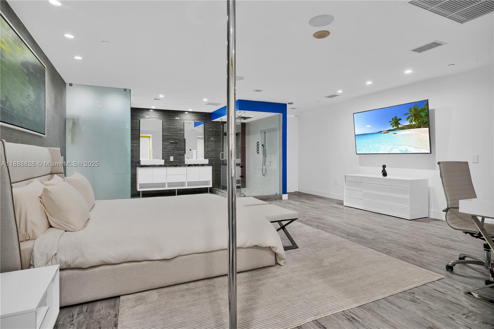MARQUIS CONDO - Residential