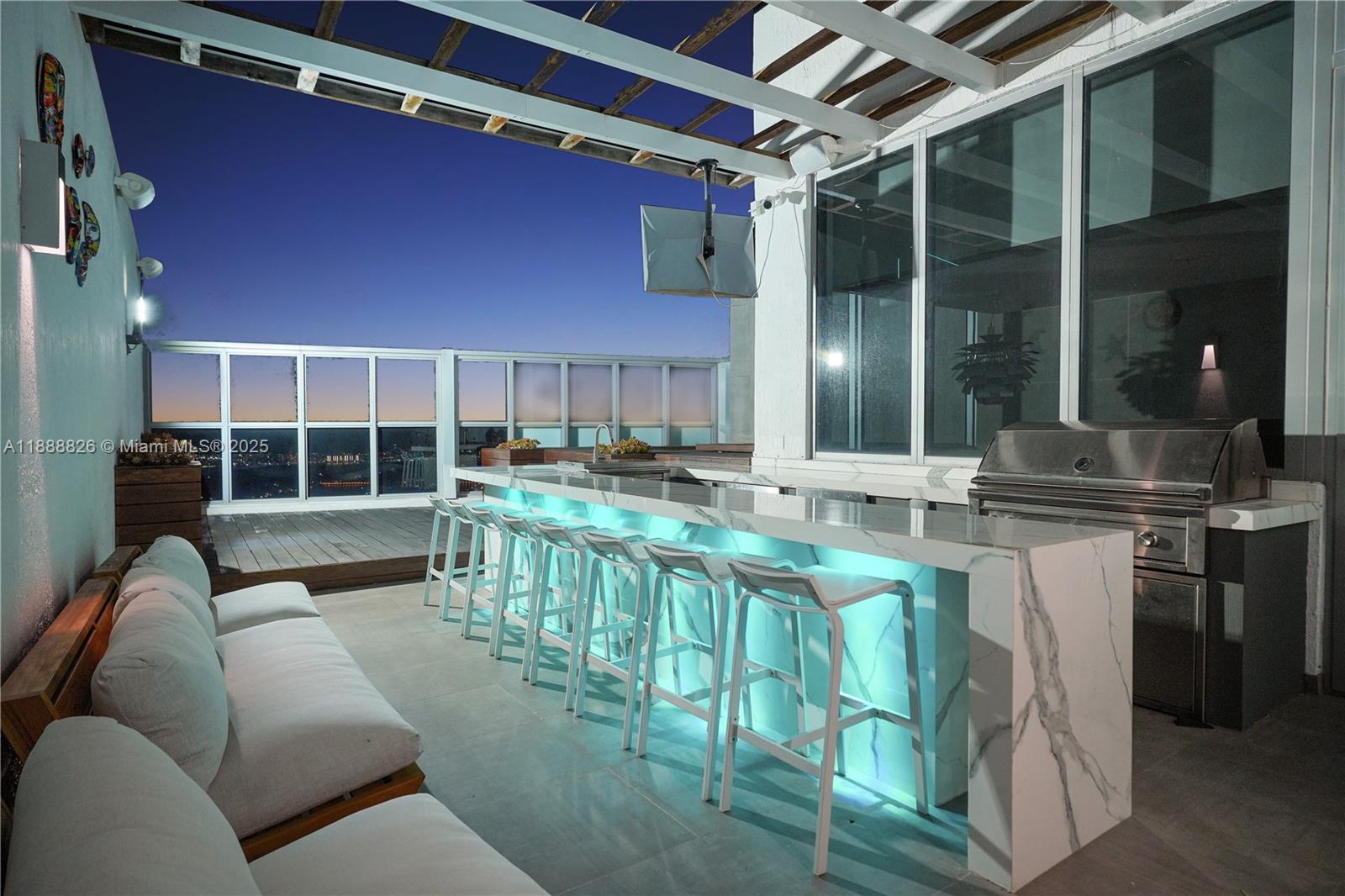 MARQUIS CONDO - Residential