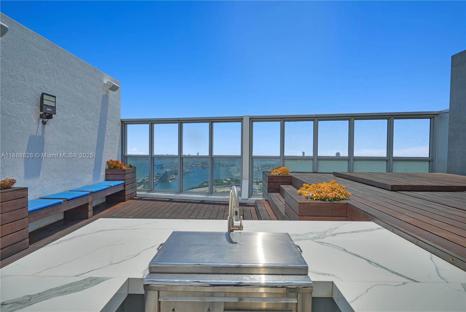 MARQUIS CONDO - Residential