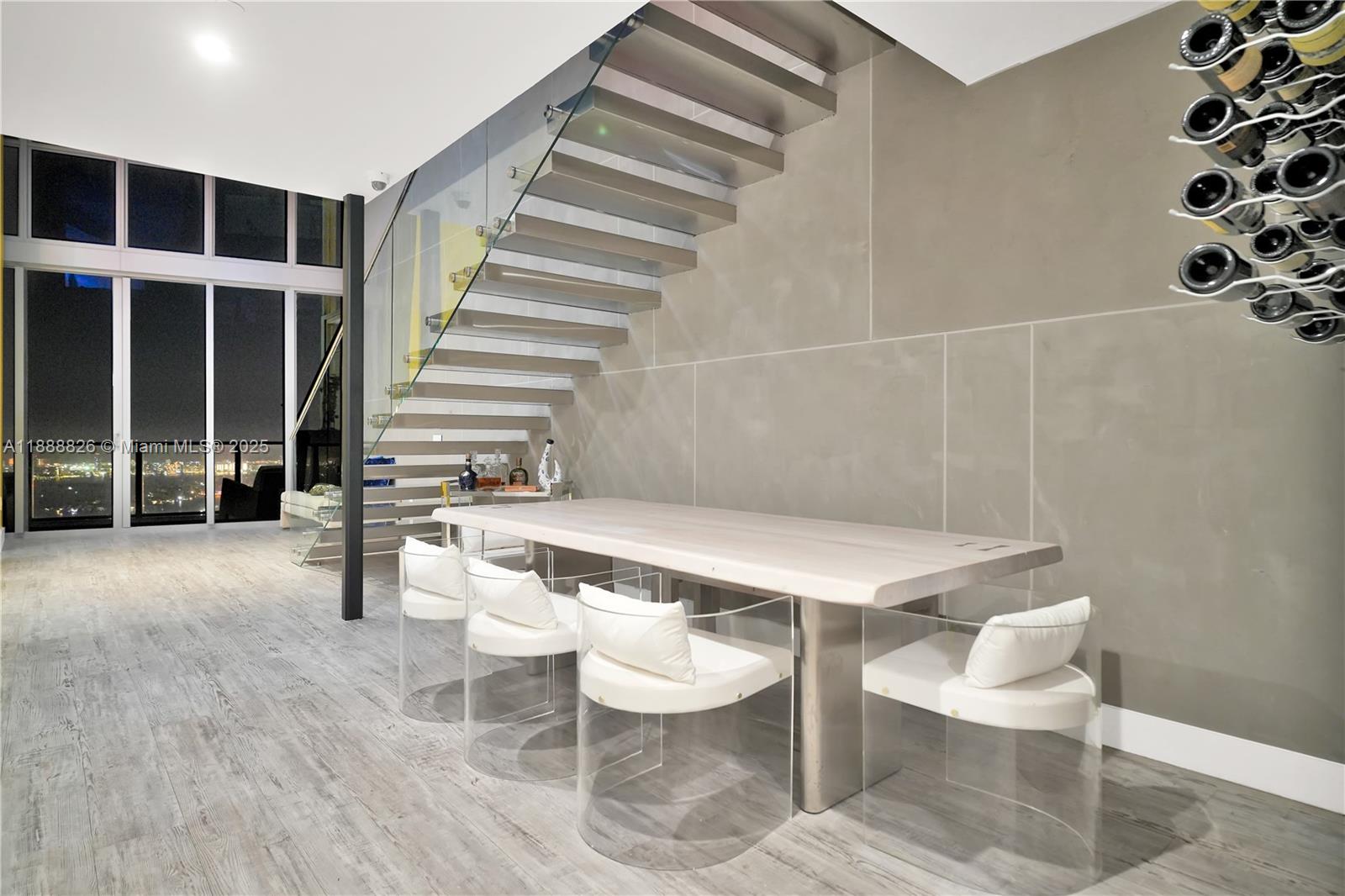 MARQUIS CONDO - Residential