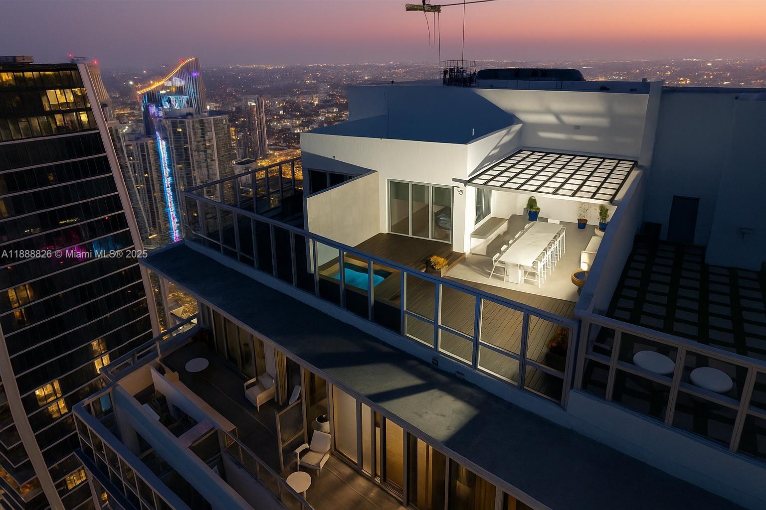 MARQUIS CONDO - Residential