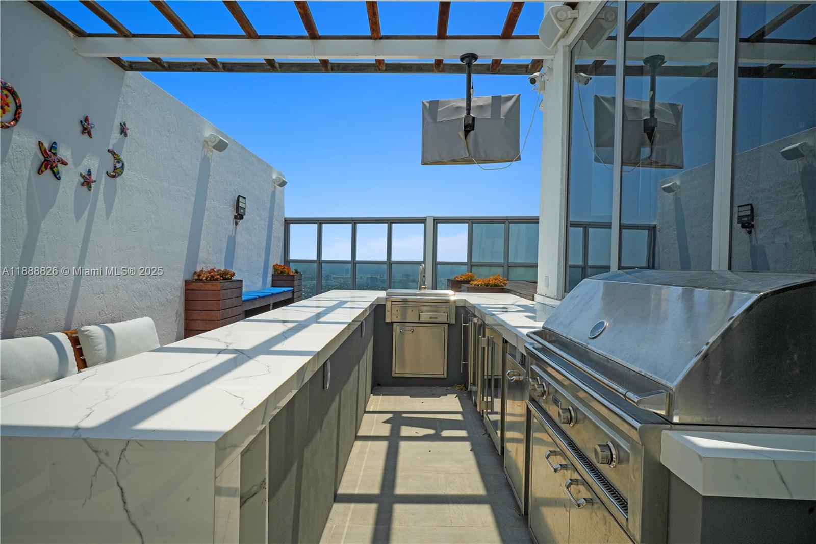 MARQUIS CONDO - Residential