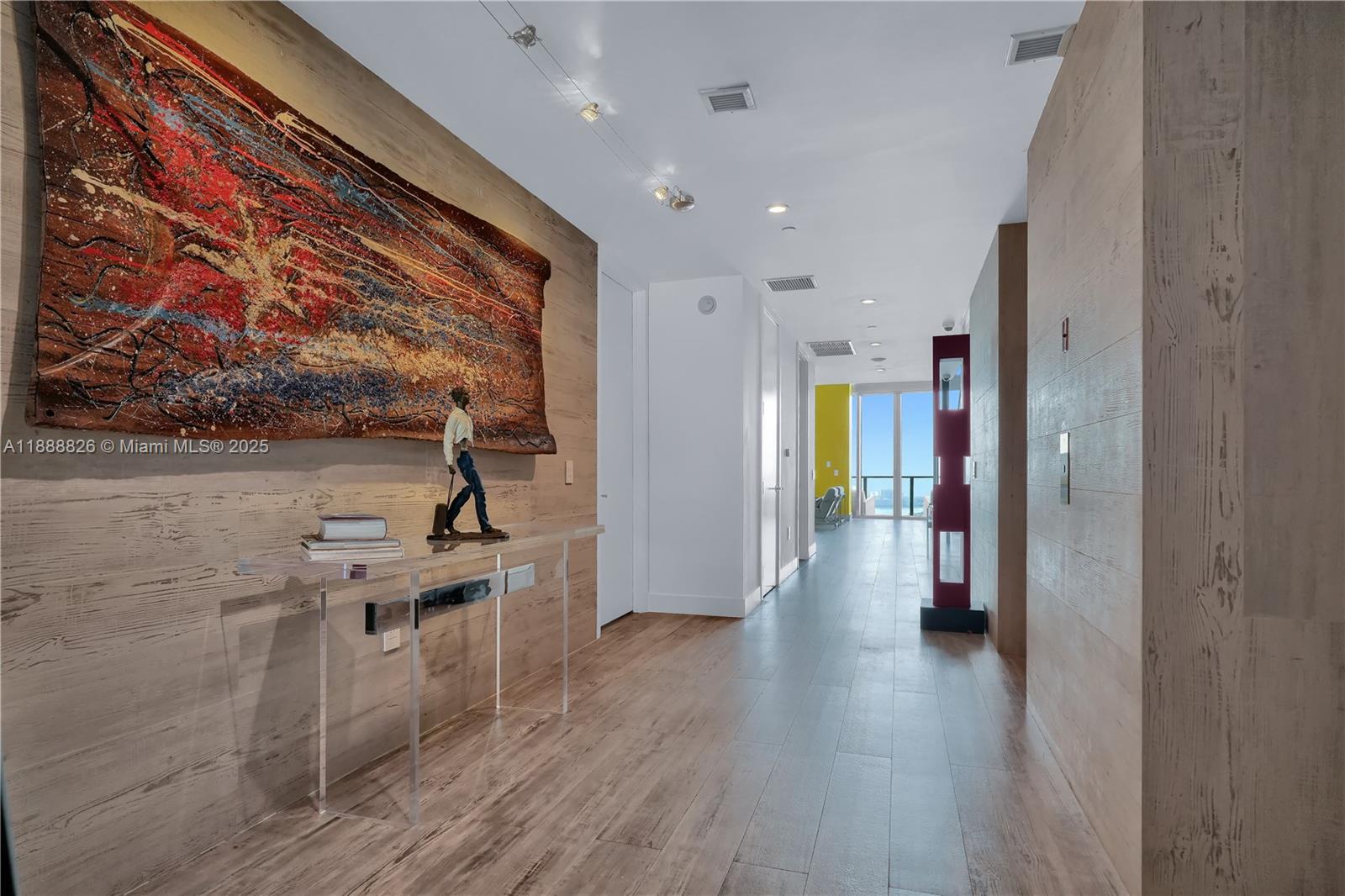 MARQUIS CONDO - Residential